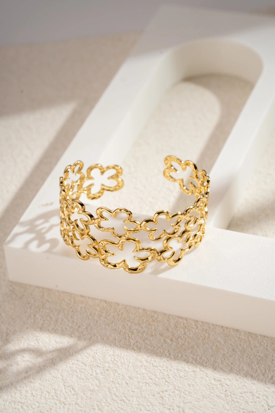 Clover Openwork Bracelet Natural Elegance Stainless Steel