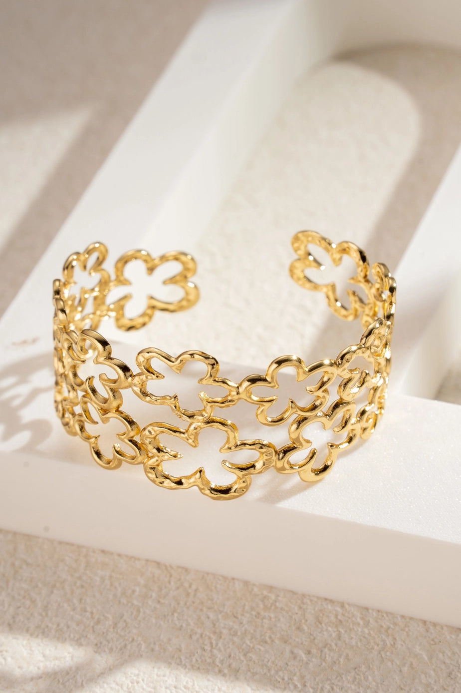 Clover Openwork Bracelet Natural Elegance Stainless Steel