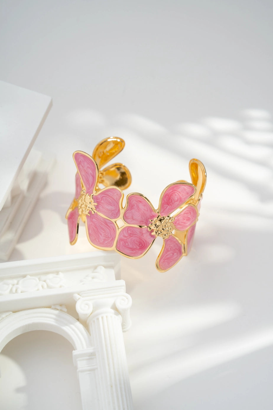 Gold Floral Bracelet with Marbled Flower Adjustable Stainless Steel pink