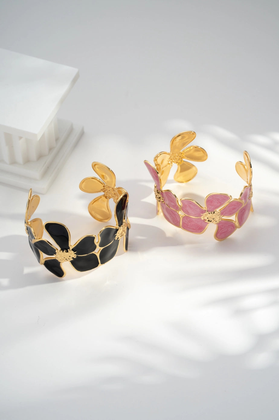 Gold Floral Bracelet with Marbled Flower Adjustable Stainless Steel black