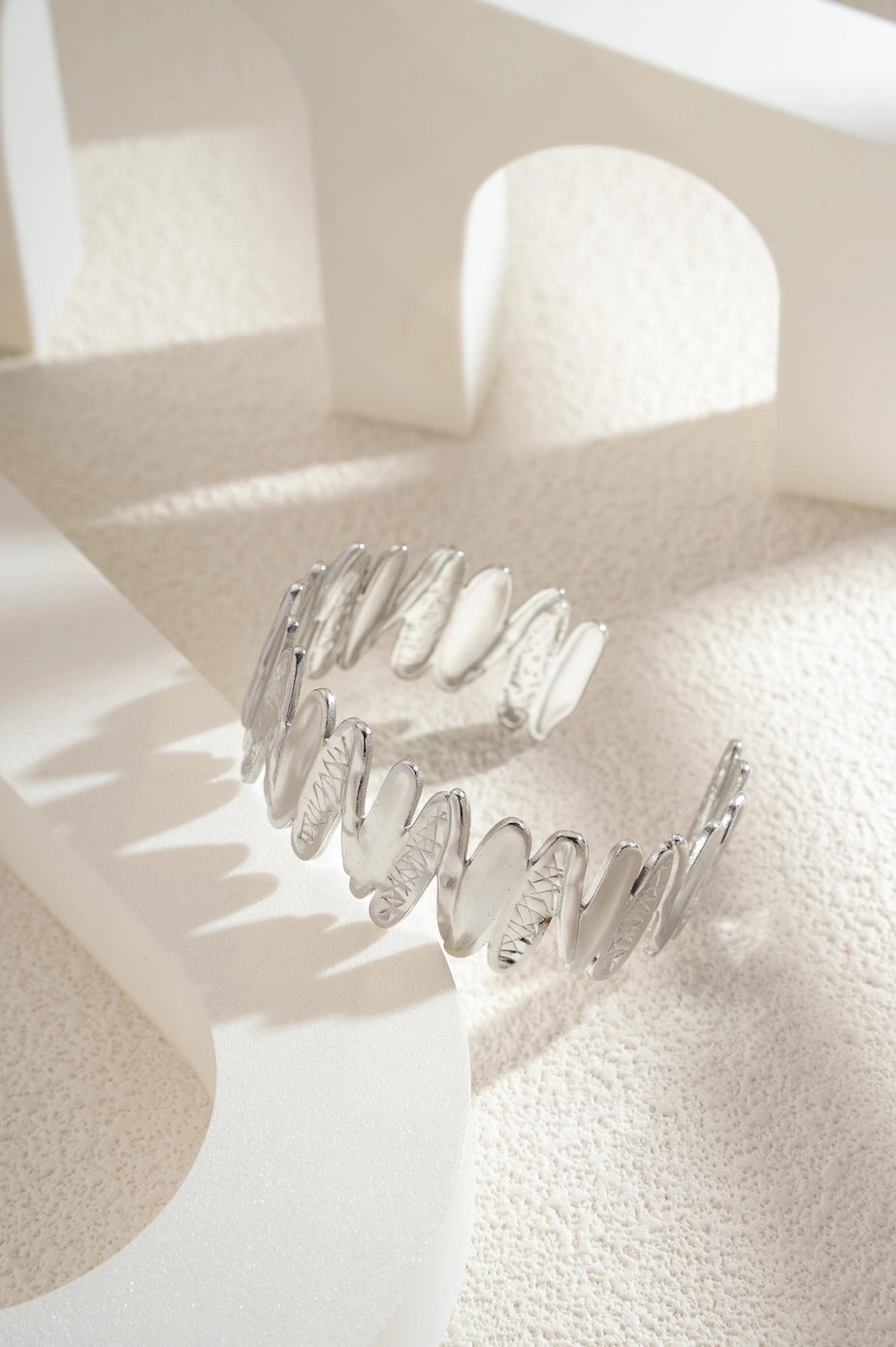 Stainless Steel Oval Link Bracelet – Silver